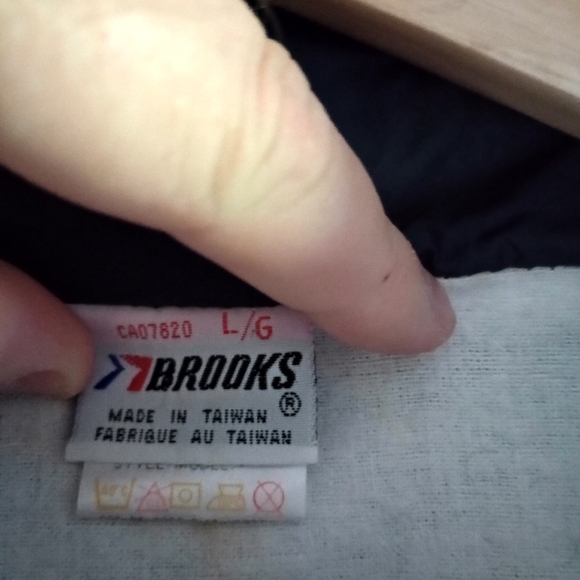 Vintage Brooks 1/4 zip windbreaker - Picture 2 of 3